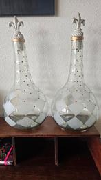 Set van 2 glazen karaffen met Fleur de Lis dop, 35 cm hoog, Antiek en Kunst, Ophalen of Verzenden