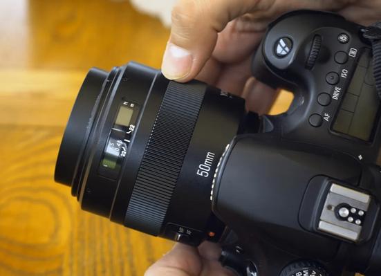 Yongnuo 50mm/F1.4 voor Canon, Audio, Tv en Foto, Fotografie | Lenzen en Objectieven, Ophalen, Refurbished, Telelens