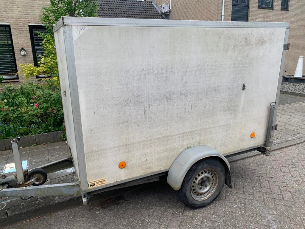 Hapert gesloten aanhanger opknapper, Ophalen, Gebruikt