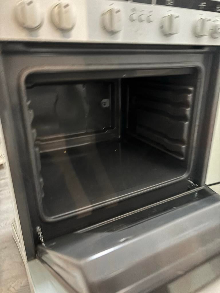 Siemens Gasfornuis met Oven - Zeer Goede Staat, Witgoed en Apparatuur, Fornuizen, Ophalen, Hete lucht, 60 cm of meer, 4 kookzones
