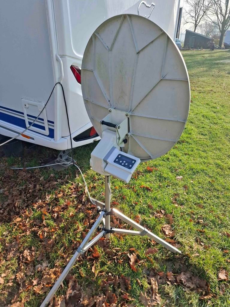 Goede volautomatische travelvision satelliet set 80cm, Audio, Tv en Foto, Schotelantennes, Ophalen of Verzenden, Zo goed als nieuw