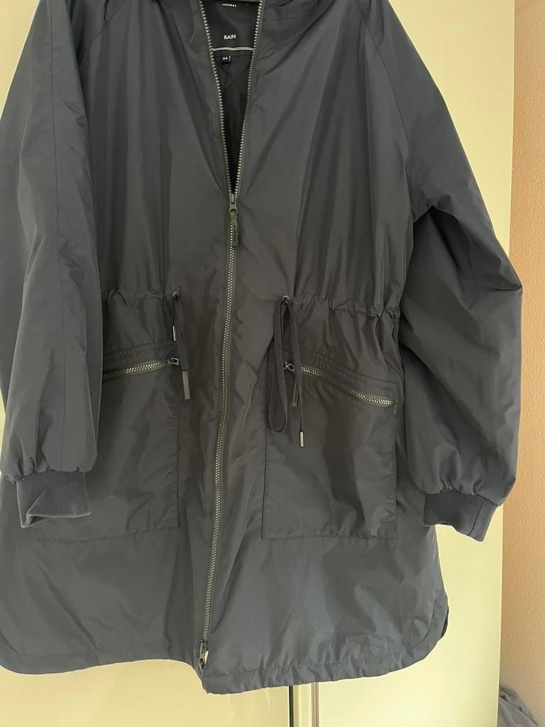 Stijlvolle regenjas Ilse Jacobsen mt 44 donkerblauw, Kleding | Dames, Ophalen of Verzenden, Zo goed als nieuw, Maat 42/44 (L)