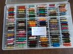 Doos met ongeveer 140 dmc bobbins, nummer 3, Hobby en Vrije tijd, Borduren en Borduurmachines, Ophalen of Verzenden, Zo goed als nieuw