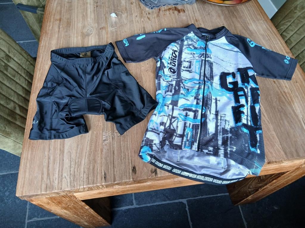 Fietskleding set: Onda shirt (S) & Rogelli broek (164), Fietsen en Brommers, Fietsaccessoires | Fietskleding, S, Gebruikt, Kinderen