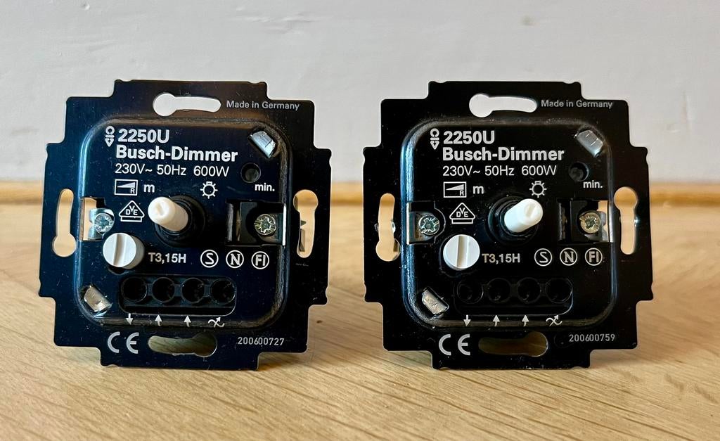 2 Busch-Dimmers 2250U, 230V~ 600W igs!, Ophalen of Verzenden, Gebruikt, Schakelaar