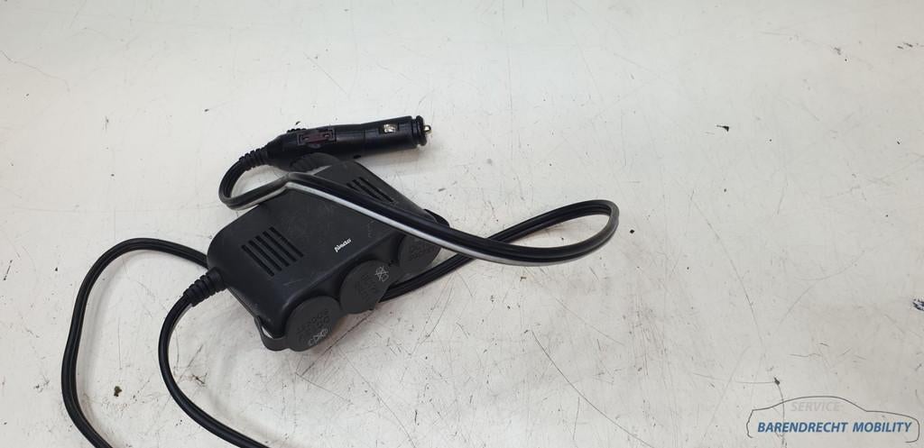 Universele 12V volt aansluiting met 3 uitgangen + USB gezeke, Info@fabrikant.eu, Fabrikantstraat 1
1000 AA  Amsterdam, NL, Ophalen of Verzenden