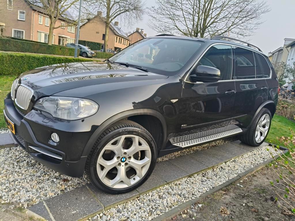 BMW X5 V8 4.8i 355PK Automaat Pano Leder Massage Stoelen VOL, Auto's, Automaat, USB, 138 €/maand, Zwart