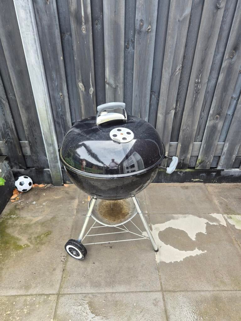 Weber Kettle 57 cm, Tuin en Terras, Houtskoolbarbecues, Ophalen, Gebruikt, WEBER