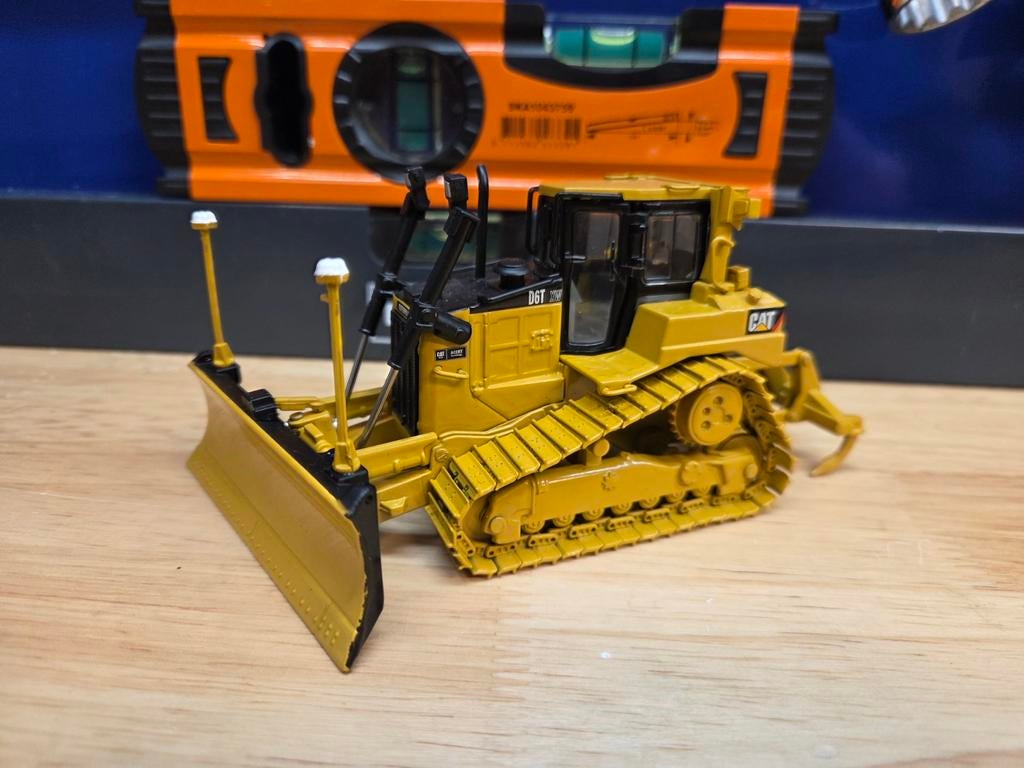 Caterpillar Bulldozer D6T 1:50 Norscot, Ophalen of Verzenden, Zo goed als nieuw, Hijskraan, Tractor of Landbouw, NZG