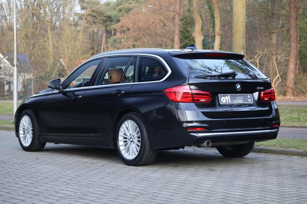 BMW 3-serie Touring 318i Luxury Edition AUT | Org NL | Leder, Auto's, BMW, Automaat, Gebruikt, Euro 6, 1465 kg