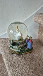 Disney Assepoester sneeuwbol met figuren, Ophalen