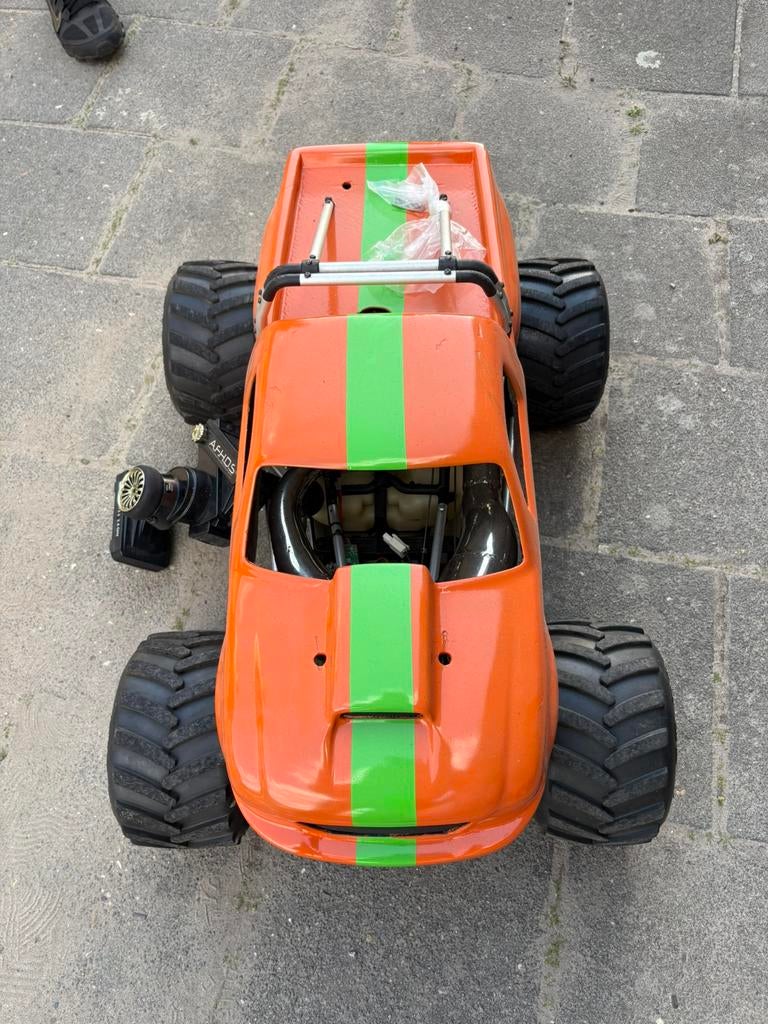 Rc monstertruck 2t 26cc, Hobby en Vrije tijd, Modelbouw | Radiografisch | Auto's, Ophalen, Zo goed als nieuw, Auto offroad
