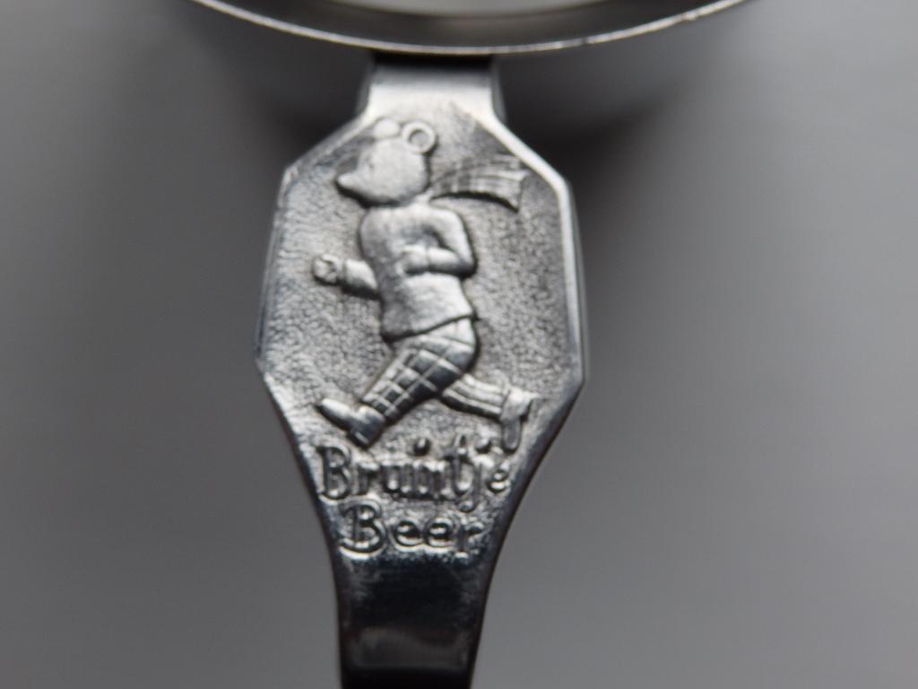 Bruintje Beer Beker kinderbestek Sola vintage "iris", Antiek en Kunst, Antiek | Bestek, Ophalen of Verzenden