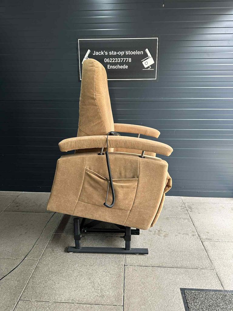 Sta op stoel merk fitform, Huis en Inrichting, Fauteuils, Minder dan 75 cm, Ophalen of Verzenden, Zo goed als nieuw, Stof