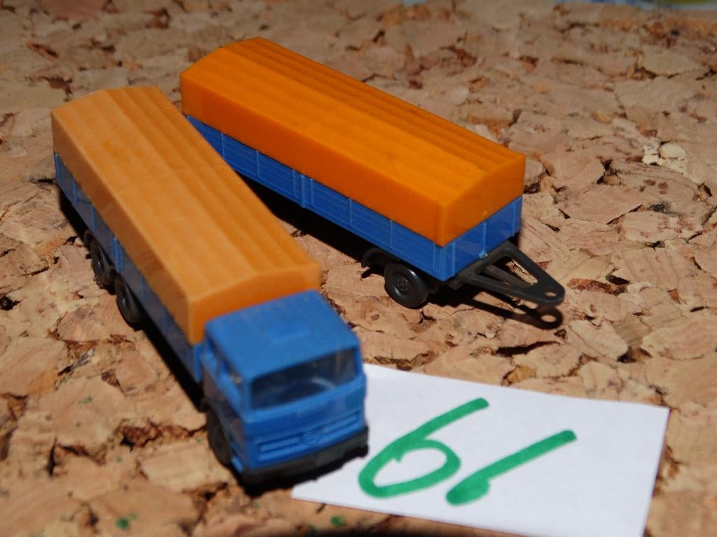 N-Spoor:set 61: Wiking, lkw, trekker + aanhanger, Mercedes., Hobby en Vrije tijd, Modeltreinen | N-Spoor, Overige merken, Gelijkstroom of Wisselstroom