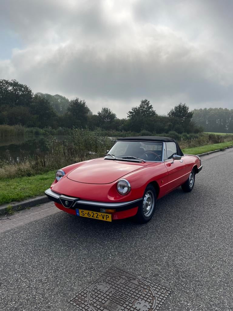 Alfa Romeo Spider, Auto's, Alfa Romeo, Achterwielaandrijving, Zwart, 4 cilinders, Cabriolet