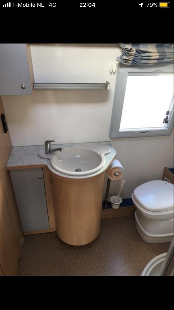 Burstner i642 camper met trekhaak en fietsendrager, Chemisch toilet, Standaard zit, Ringverwarming, Fiat