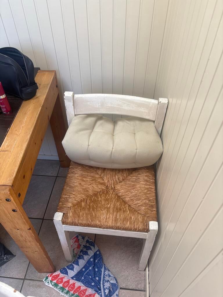 4 rieten stoelen - Ophalen in Son en Breugel, Huis en Inrichting, Stoelen, Ophalen, Gebruikt, Wit, Riet of Rotan