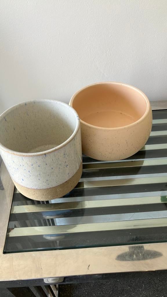 Trendy bloempotten, Tuin en Terras, Bloempotten, Ophalen, Rond, Zo goed als nieuw, Aardewerk