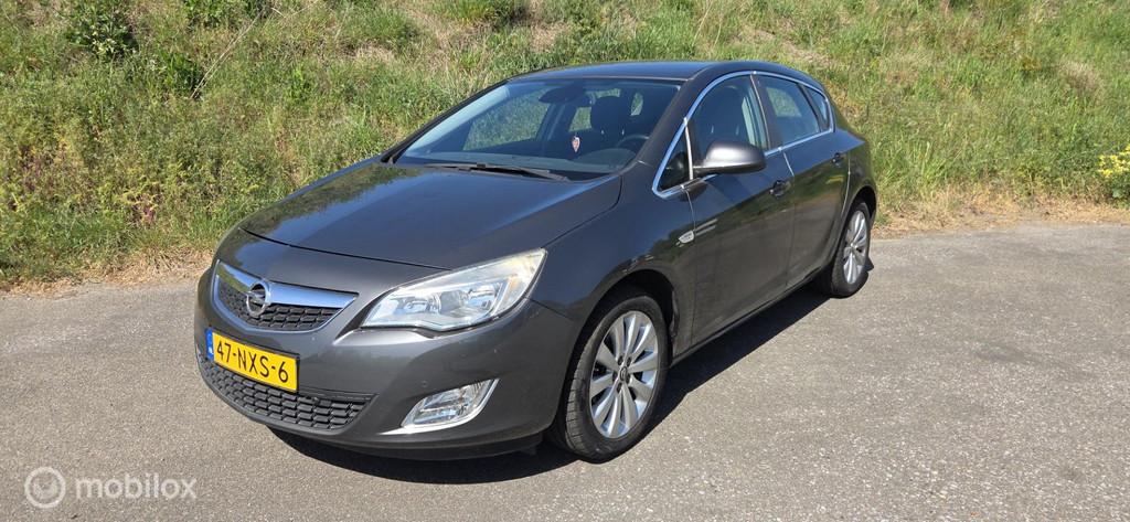 Opel Astra 1.4 Turbo Sport 120PK/5d/clima/trekh/etc, Auto's, Voorwielaandrijving, Euro 5, Stof, Gebruikt