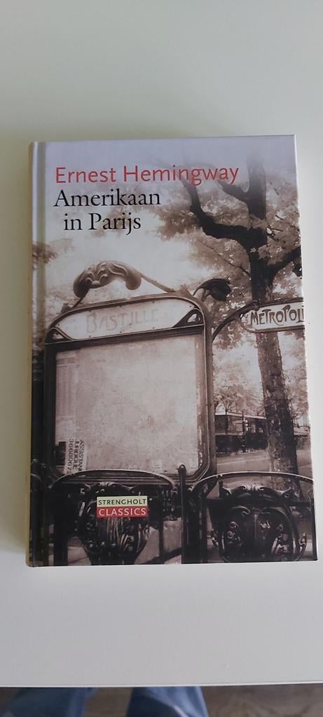 Ernest Hemingway - Amerikaan in Parijs, Boeken, E. Hemingway, Ophalen of Verzenden, Zo goed als nieuw, Sport