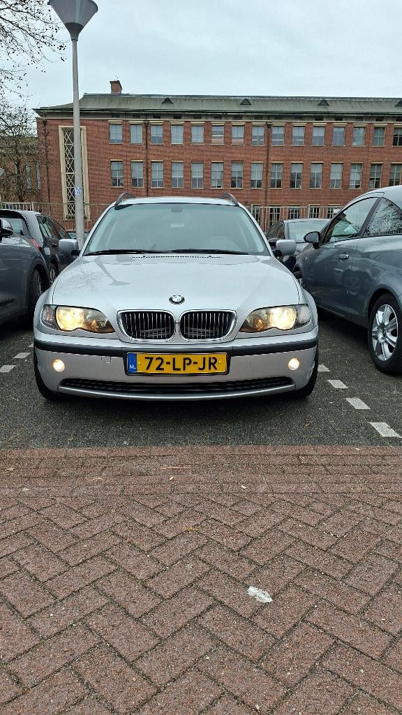 BMW 3-Serie 1.8 I 316 Touring 2003 Grijs, Auto's, BMW, 1250 kg, 4 cilinders, 1796 cc, Handgeschakeld