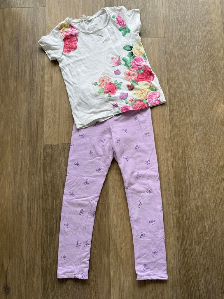Leuk H&M setje, lila legging en vrolijk shirtje mt 122-128, Kinderen en Baby's, Kinderkleding | Maat 128, Ophalen of Verzenden