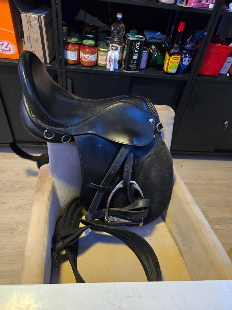 Mooi engels zadel, Dieren en Toebehoren, Paarden en Pony's | Hoofdstellen en Tuigage, Ophalen