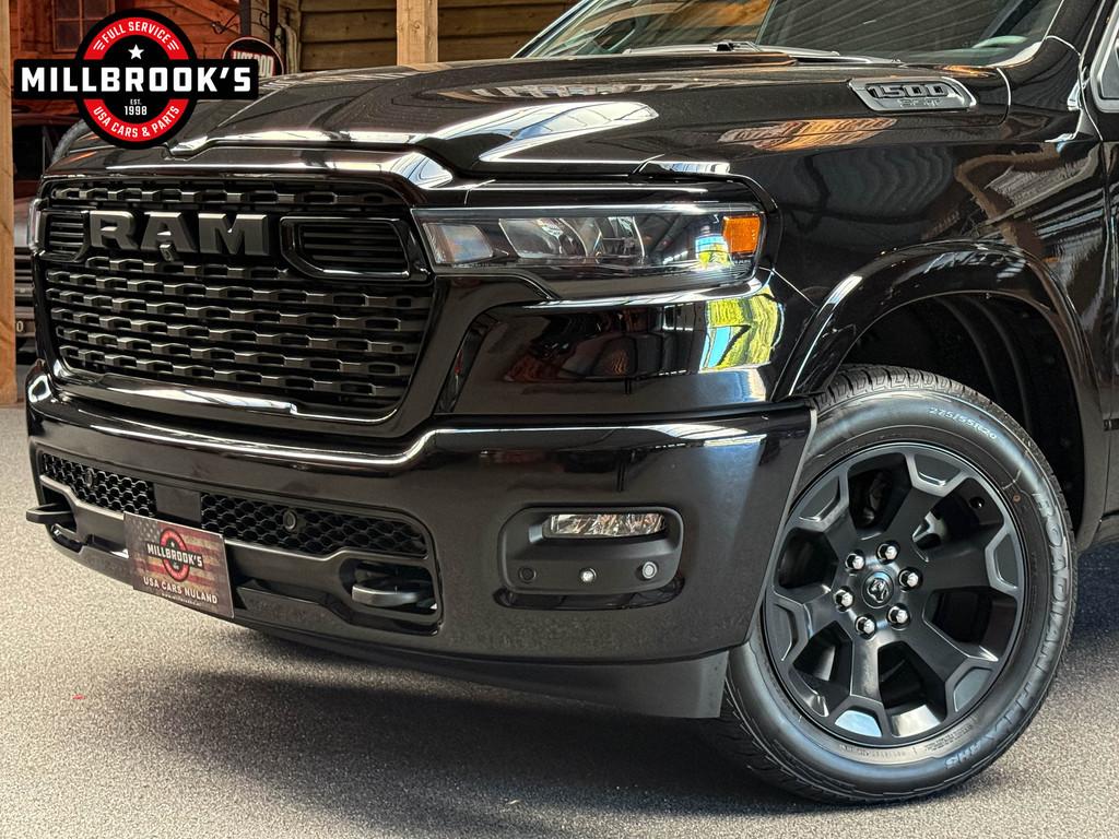 Dodge Ram 1500 Big Horn BPM VRIJ, 2025 Model! Adaptieve crui, Automaat, Parkeercamera, Zwart, 4 stoelen