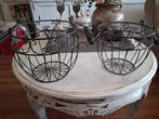 Twee mooie brocante metalen manden, Antiek en Kunst, Ophalen