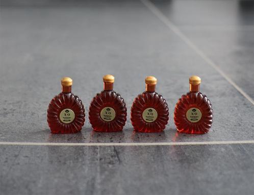 Flesjes Cognac fles drank miniatuur nieuw 1:12 - xo bruin, Verzamelen, Poppenhuizen en Toebehoren, Nieuw, Decoratie, Ophalen of Verzenden