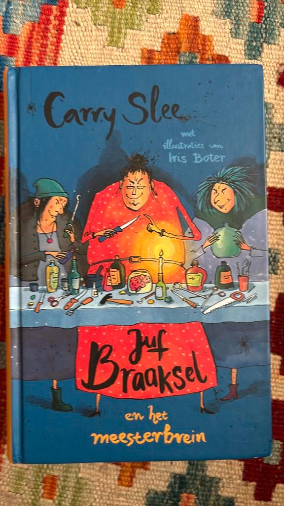 Carry Slee - Juf Braaksel en het meesterbrein, Boeken, Kinderboeken | Jeugd | onder 10 jaar, Zo goed als nieuw, Ophalen of Verzenden