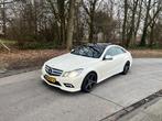 Mercedes-Benz E-Klasse 1.8 E200 CGI Coupe AUT 2010 Wit, Auto's, Achterwielaandrijving, 1800 kg, Zwart, 4 cilinders