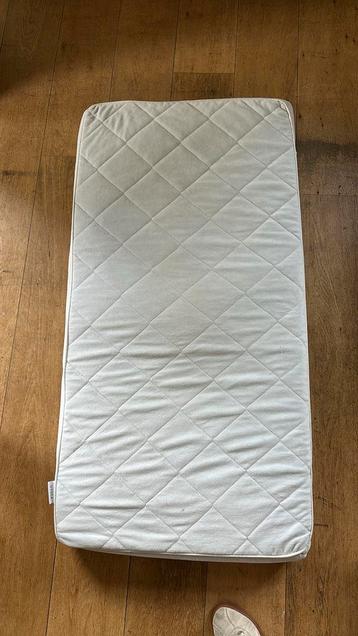 Ikea ledikant matras vyssa beschikbaar voor biedingen