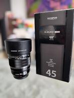 Olympus M.Zuiko Digital ED 45mm f/1.2 PRO, Ophalen, Zo goed als nieuw, Standaardlens