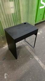 IKEA MICKE bureau zwartbruin 73cm breed. 2 stuks, Huis en Inrichting, Bureaus, Ophalen of Verzenden, Zo goed als nieuw