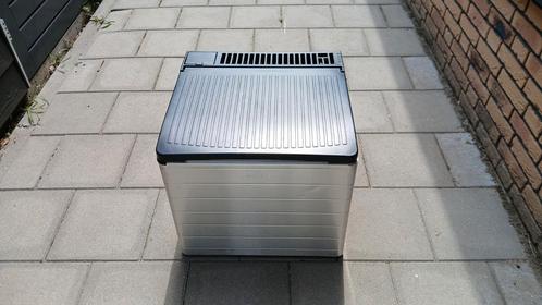 Koelbox 42 liter. Compressor, gas, 230 volt en 12 volt auto, Caravans en Kamperen, Koelboxen, Gebruikt, Koelbox, Compressor, Ophalen
