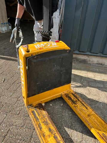 Transport wagens pompwagens beschikbaar voor biedingen
