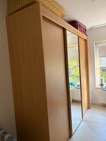 Nolte beige houten 3 deurs schuifkast beschikbaar voor biedingen