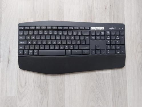 Logitech k850, Computers en Software, Toetsenborden, Zo goed als nieuw, Qwerty, Draadloos, Ergonomisch, Ophalen