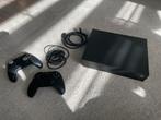 Xbox One X + 2 controller, Spelcomputers en Games, Spelcomputers | Xbox One, Gebruikt, Met 2 controllers, Ophalen of Verzenden