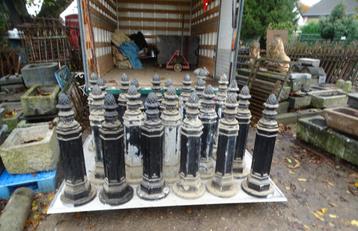 oude gietaluminium palen paal  beschikbaar voor biedingen