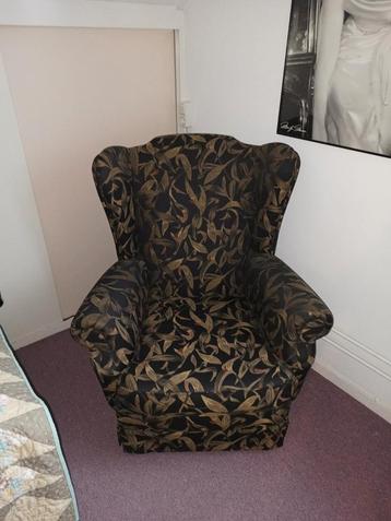 Mooie relax stoel oorfateuil oor fauteuil gratis zwart bruin beschikbaar voor biedingen