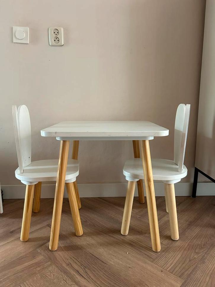 Kinderzitje Konijn - Tafel + 2 Stoeltjes, Kinderen en Baby's, Kinderkamer | Tafels en Stoelen, Gebruikt, Tafel(s) en Stoel(en)