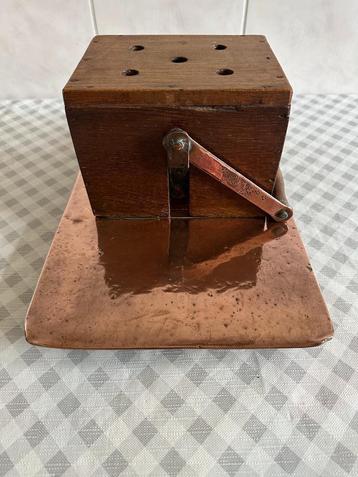 UIT VROEGER JAREN !! MOOIE STOOF met MOOIE KOPEREN PLAAT !! beschikbaar voor biedingen