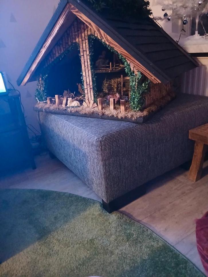 Grote kerststal. Met beeldjes. Zonder verlichting, Diversen, Kerst, Gebruikt, Ophalen