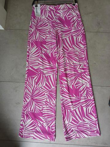 Studio Anneloes Marilon mt, L beschikbaar voor biedingen