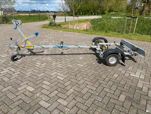 Boottrailer 2018, lichtbalk en lier voor boten tot Max. 4,5m, Watersport en Boten, Sloepen, Zo goed als nieuw, Tot 10 pk, 3 tot 6 meter