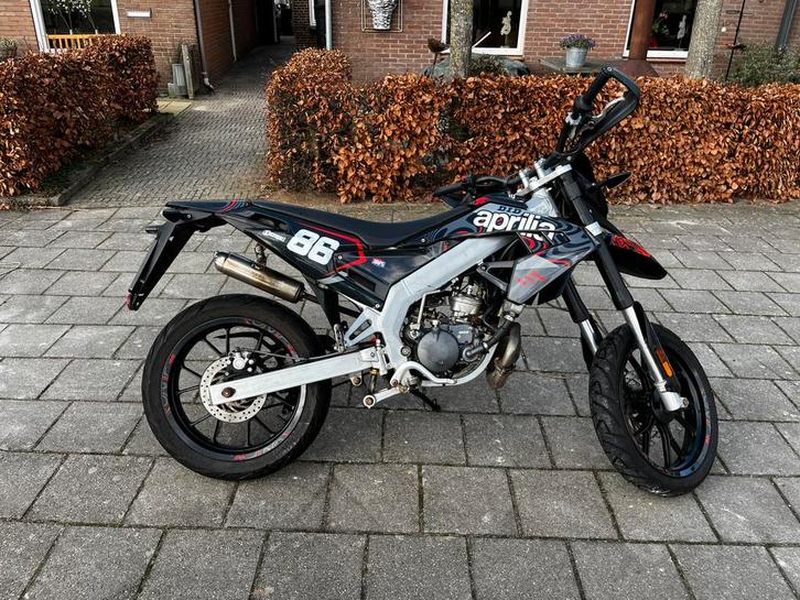 Aprilia sx50 factory, Fietsen en Brommers, Brommers | Crossbrommers, Zo goed als nieuw, Derbi, Ophalen