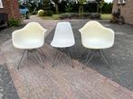 Te koop set van 3 Vitra Eames stoelen eiwit, Huis en Inrichting, Stoelen, Ophalen, Kunststof, Gebruikt, Drie